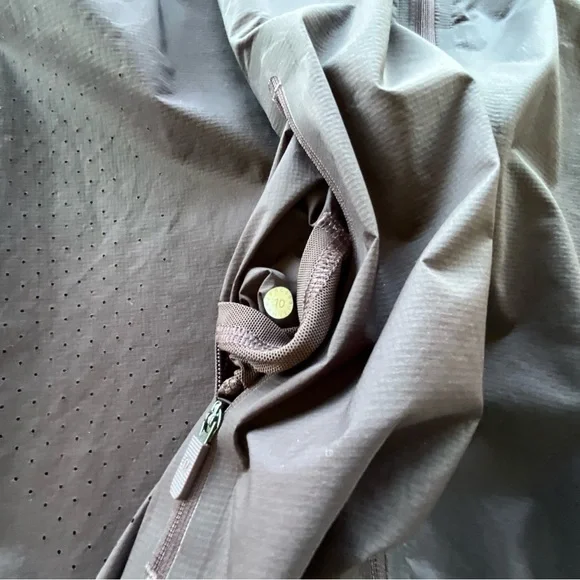 Lulu Like The Wind Vest Like New - Picture 7 of 9